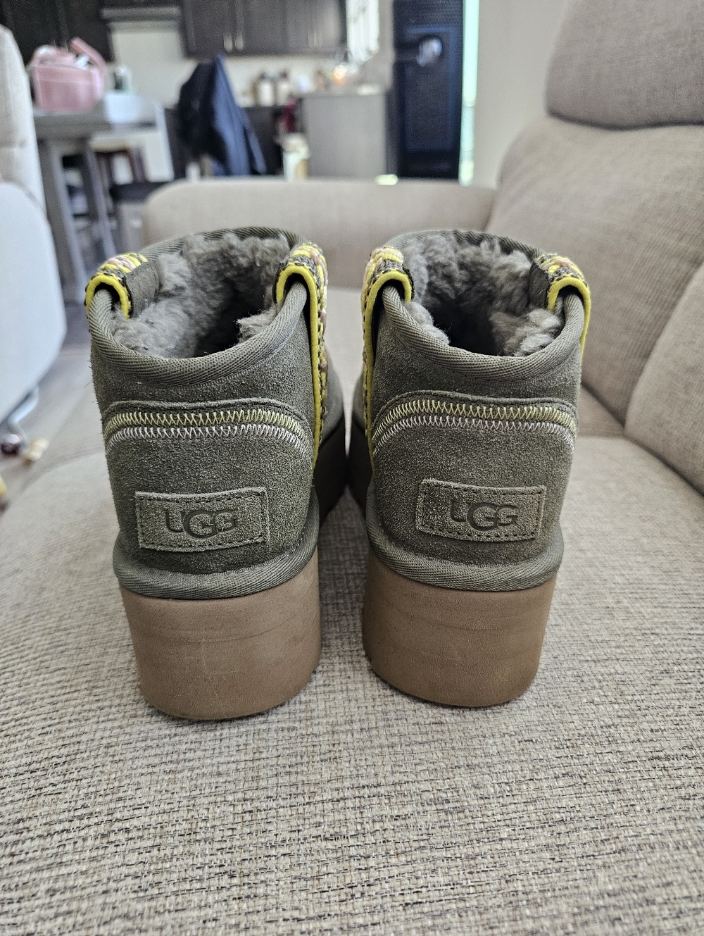 UGG Classic Ultra Mini Braid Platform Boots Size 7 - Picture 7 of 10